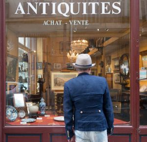 brocante-rostand-quartier-antiquaires-marseille