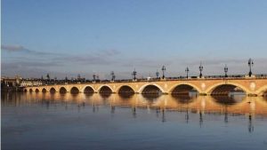 pont-de-pierre-bordeaux